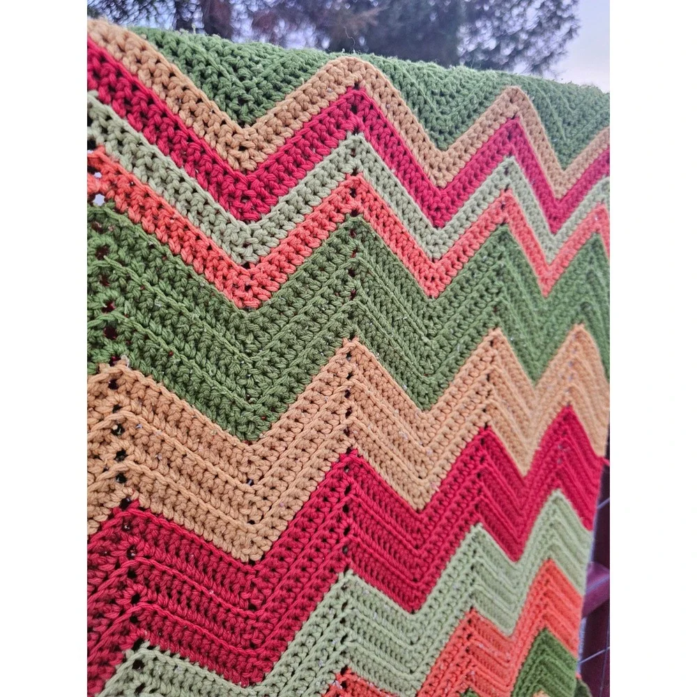Vintage MCM 1960s 1970s Ripple ZigZag Chevron Afghan Granny Core Blanket Throw - Picture 7 of 7